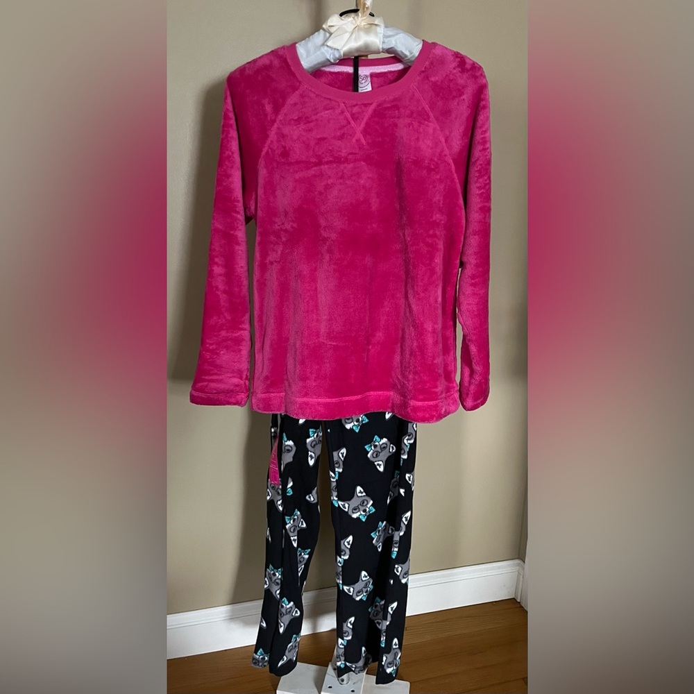 Cozy Pink Fleece Top and Black Fox Pajama Set
